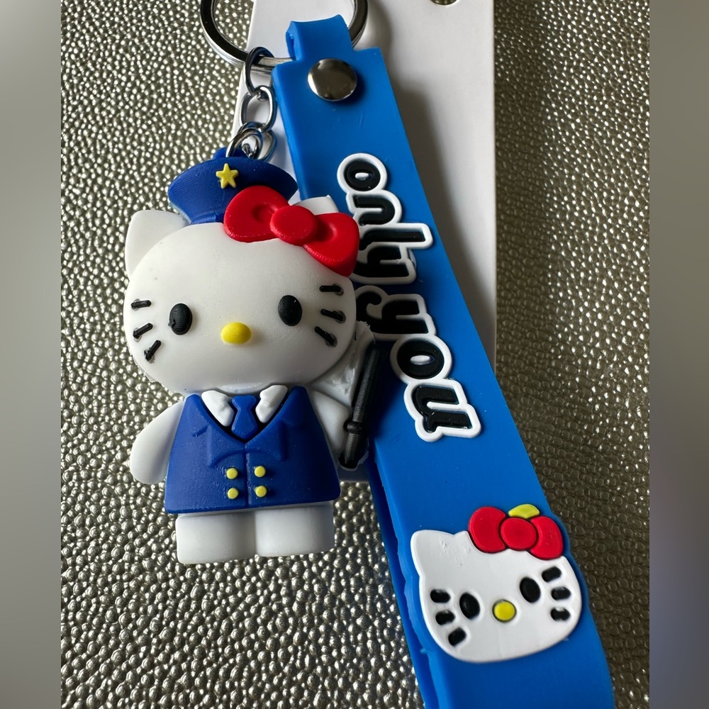 Hello Kitty keychain - Picture 2 of 5